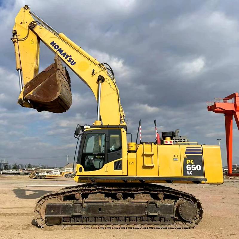 Good Price and Running Condition Original Japanese Used Komatsu PC650 Excavator for Sale